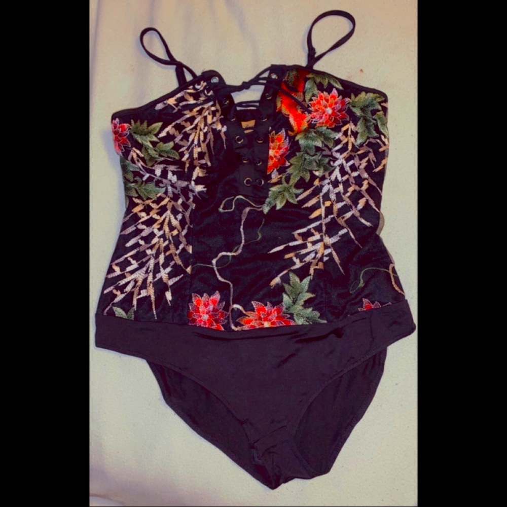 La Reyna Lingerie